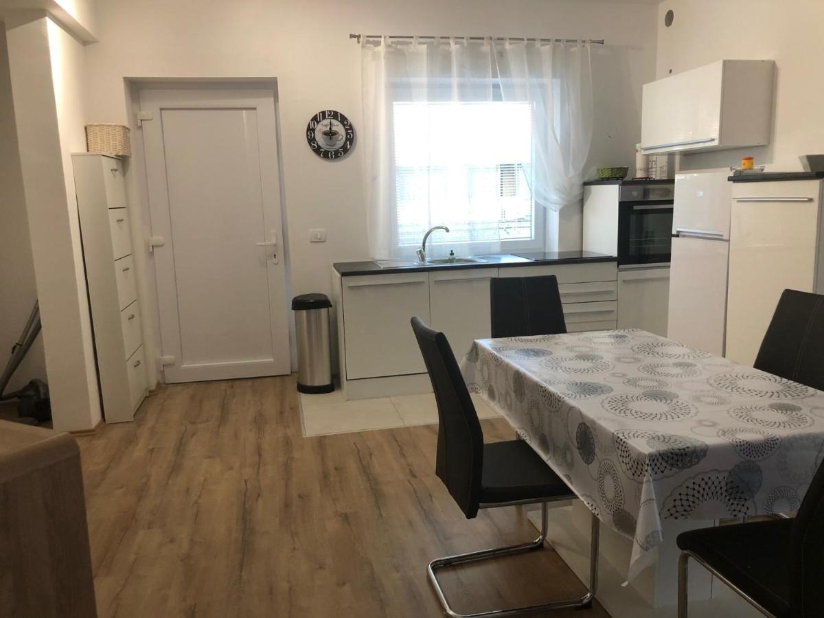 Apartmaji Meduza Izola Exterior foto
